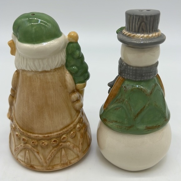 Fitz and Floyd Christmas Salt and Pepper Shakers - Picture 2 of 6